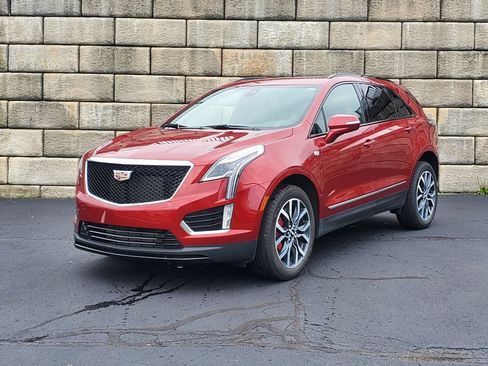 Certified 2024 Cadillac XT5 Sportv w/ LPO, Floor Liner Package AWD/4WD image 1