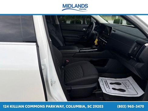 Used 2022 Nissan Pathfinder SV AWD/4WD image 39