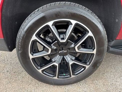 Used 2024 Chevrolet Suburban RST w/ Luxury Package image 26