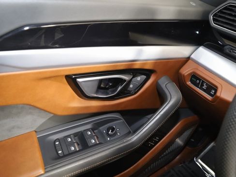 Used 2019 Lamborghini Urus image 52