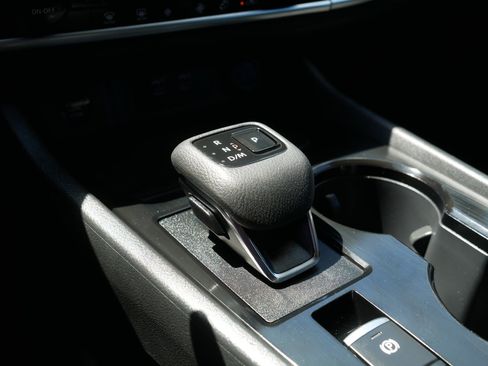 Used 2025 Nissan Rogue SV AWD/4WD image 24