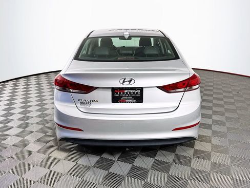 Used 2017 Hyundai Elantra Limited w/ Limited Tech Package 04 FWD image 6