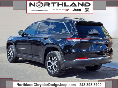 Certified 2025 Jeep Grand Cherokee Limited AWD/4WD image 2