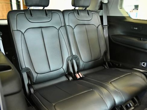 Used 2024 Jeep Grand Cherokee L Limited AWD/4WD image 25