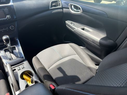 Used 2017 Nissan Sentra SR w/ SR Midnight Edition FWD image 11