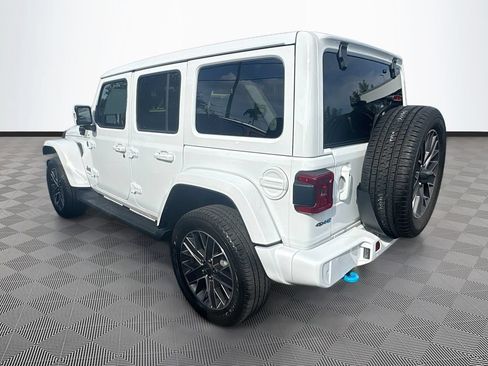 Used 2023 Jeep Wrangler Unlimited Sahara AWD/4WD image 8
