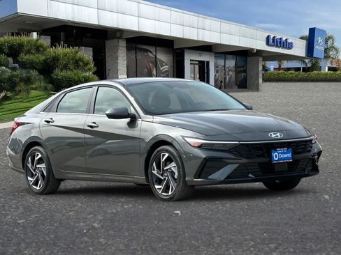 New 2025 Hyundai Elantra Limited image 8