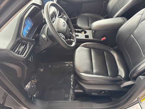 Used 2024 Ford Escape Platinum image 7