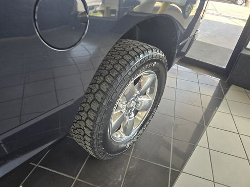 Used 2019 RAM 1500 Express w/ Express Value Package AWD/4WD image 35