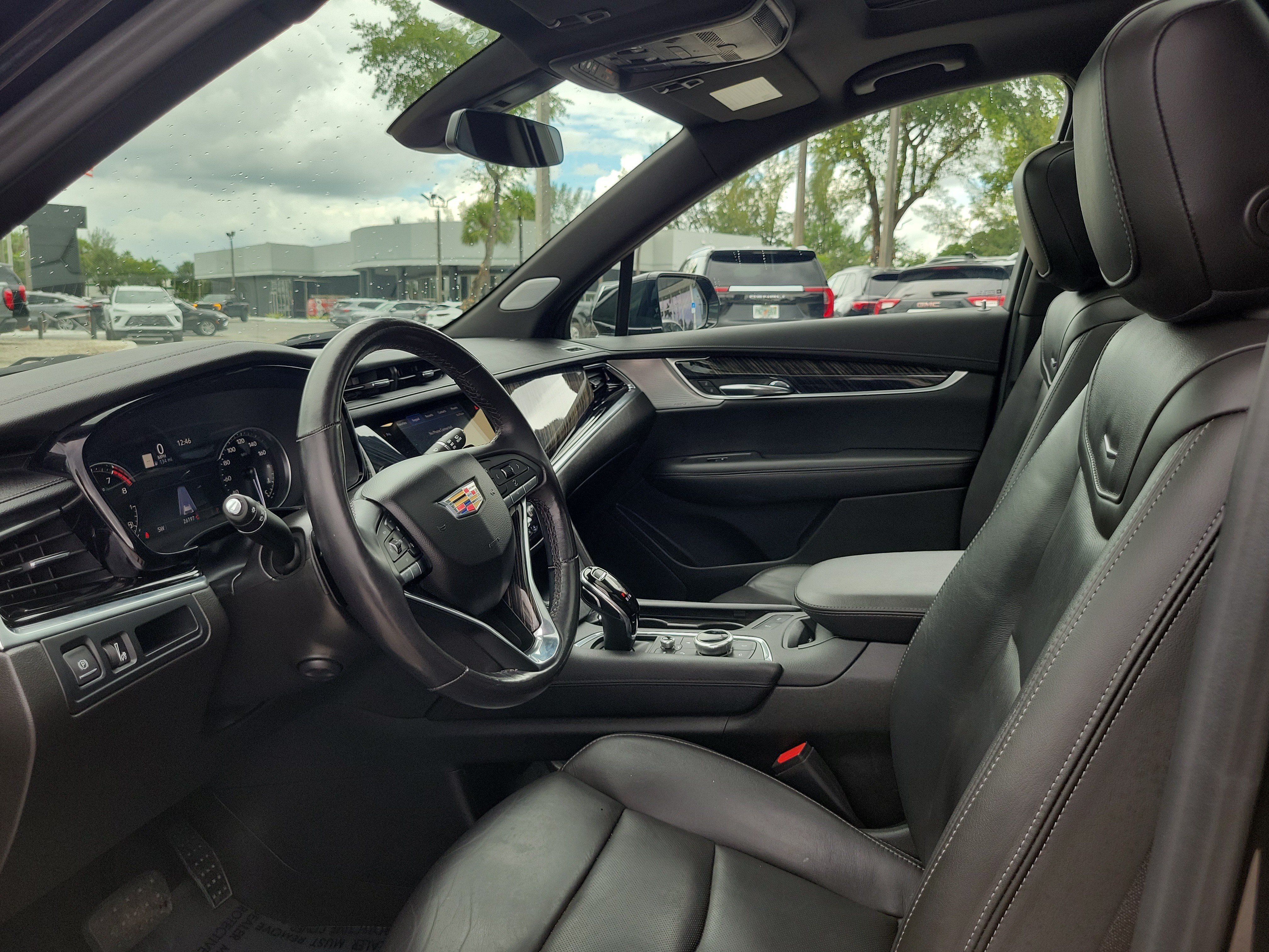 Used 2023 Cadillac XT6 Premium Luxury FWD image 13