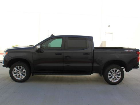 Used 2024 Chevrolet Silverado 1500 LT AWD/4WD image 8