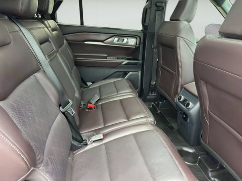 Used 2025 Ford Explorer Platinum AWD/4WD image 12