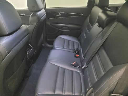Used 2019 Kia Sorento EX image 18