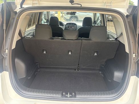 Used 2025 Kia Soul LX w/ LX Technology Package FWD image 29