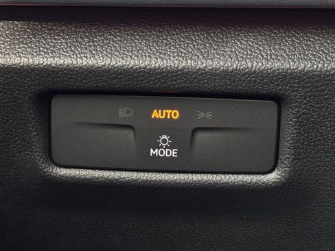 New 2026 Volkswagen Tiguan SE R-Line FWD image 23
