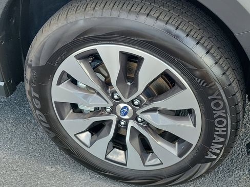 Used 2025 Subaru Outback Limited AWD/4WD image 8
