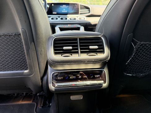 Used 2023 Mercedes-Benz GLS 450 4MATIC image 18