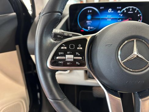 Used 2023 Mercedes-Benz GLA 250 image 16