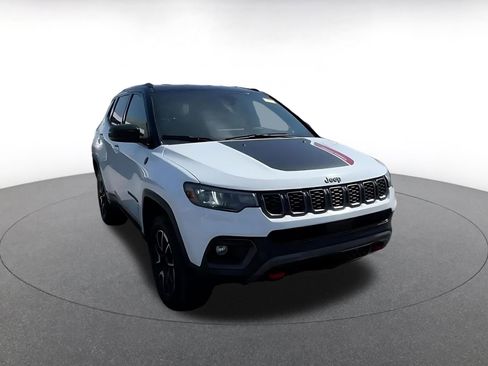 Used 2025 Jeep Compass Trailhawk w/ Trailer Tow Group image 3