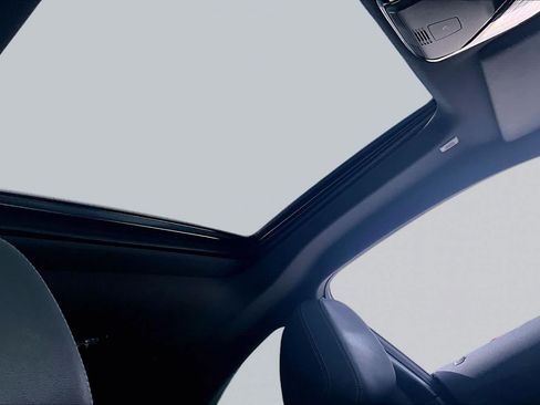 Used 2023 BMW 230i Coupe w/ Premium Package RWD image 12