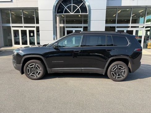 Certified 2026 Jeep Cherokee Limited AWD/4WD image 3