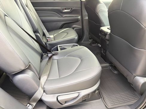 New 2026 Toyota Grand Highlander XLE FWD image 21