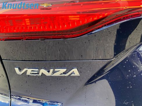 Used 2022 Toyota Venza XLE image 14