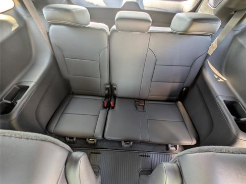 New 2026 Chevrolet Traverse LT w/ Enhanced Driving Package FWD image 19