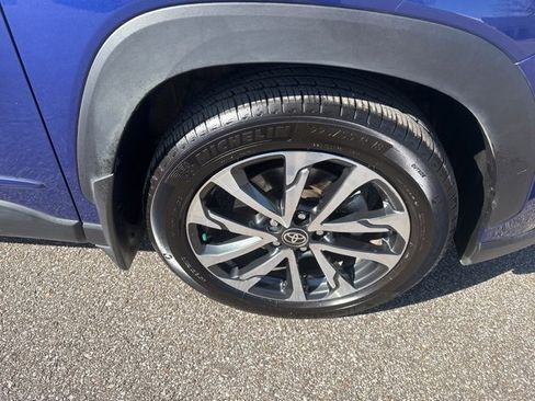 Used 2024 Toyota Corolla Cross XLE image 13