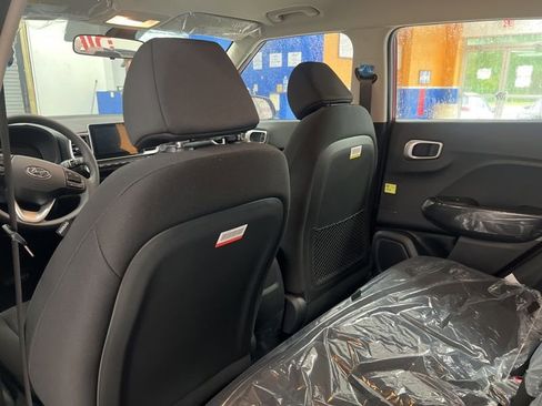 New 2026 Hyundai Venue SE FWD image 16