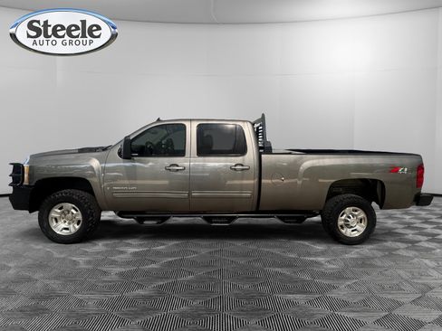 Used 2009 Chevrolet Silverado 3500 LTZ w/ Suspension Package, Off-Road AWD/4WD image 2