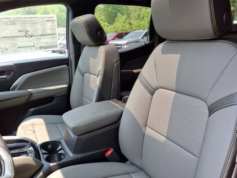 New 2025 Chevrolet Colorado ZR2 image 7