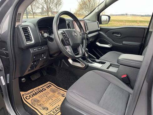 Used 2023 Nissan Frontier SV w/ SV Convenience Package image 10