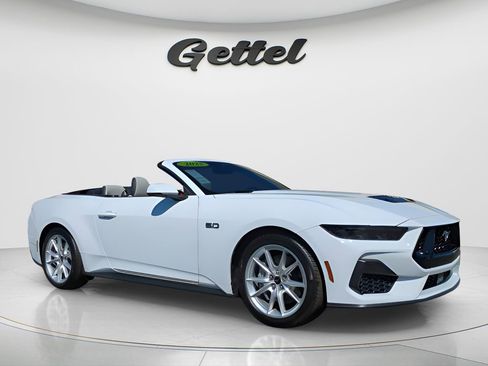 Used 2025 Ford Mustang GT Premium image 2