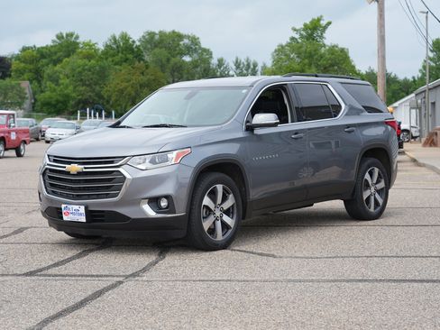 Used 2019 Chevrolet Traverse LT w/ LT Premium Package AWD/4WD image 8