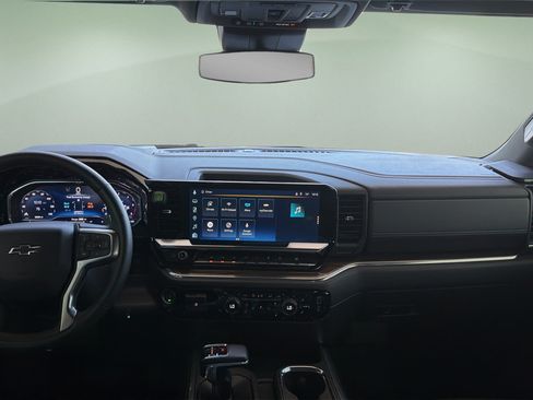 Used 2024 Chevrolet Silverado 1500 LT Trail Boss w/ Convenience Package II AWD/4WD image 8