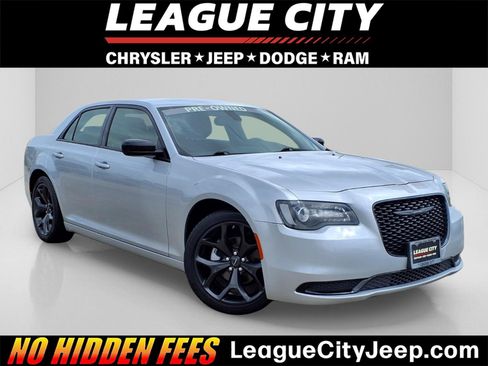 Used 2023 Chrysler 300 Touring w/ Sport Appearance Package RWD image 1