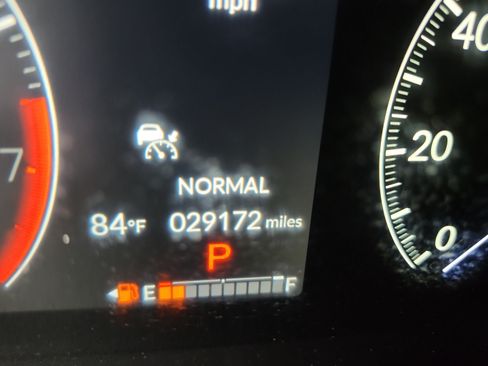 Used 2024 Honda Pilot TrailSport image 12