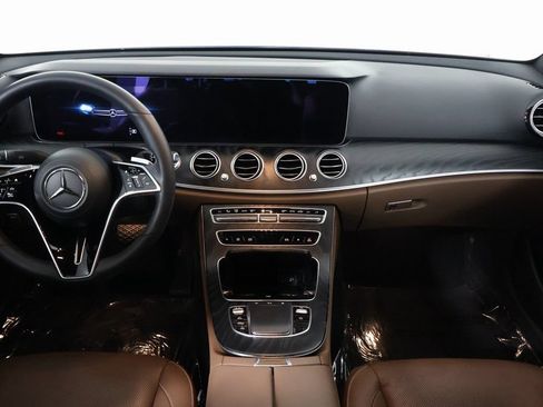 Used 2022 Mercedes-Benz E 450 4MATIC Sedan image 8