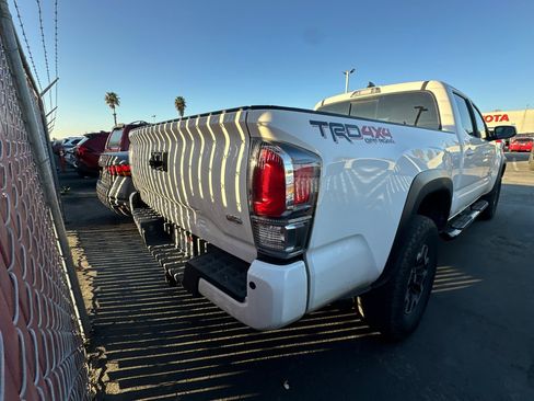 Used 2020 Toyota Tacoma TRD Off-Road image 4