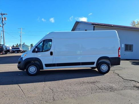 Used 2025 RAM ProMaster 2500 w/ Convenience Group image 2
