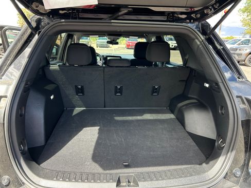 Used 2025 Chevrolet Equinox LT FWD image 31