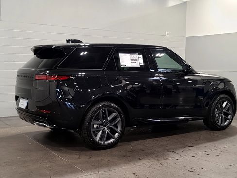 New 2026 Land Rover Range Rover Sport Dynamic SE image 2