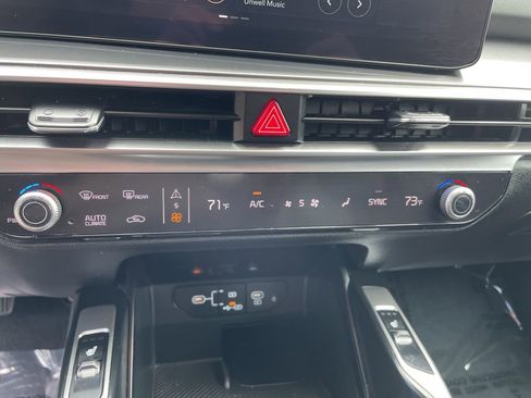 Used 2024 Kia Sorento S image 19