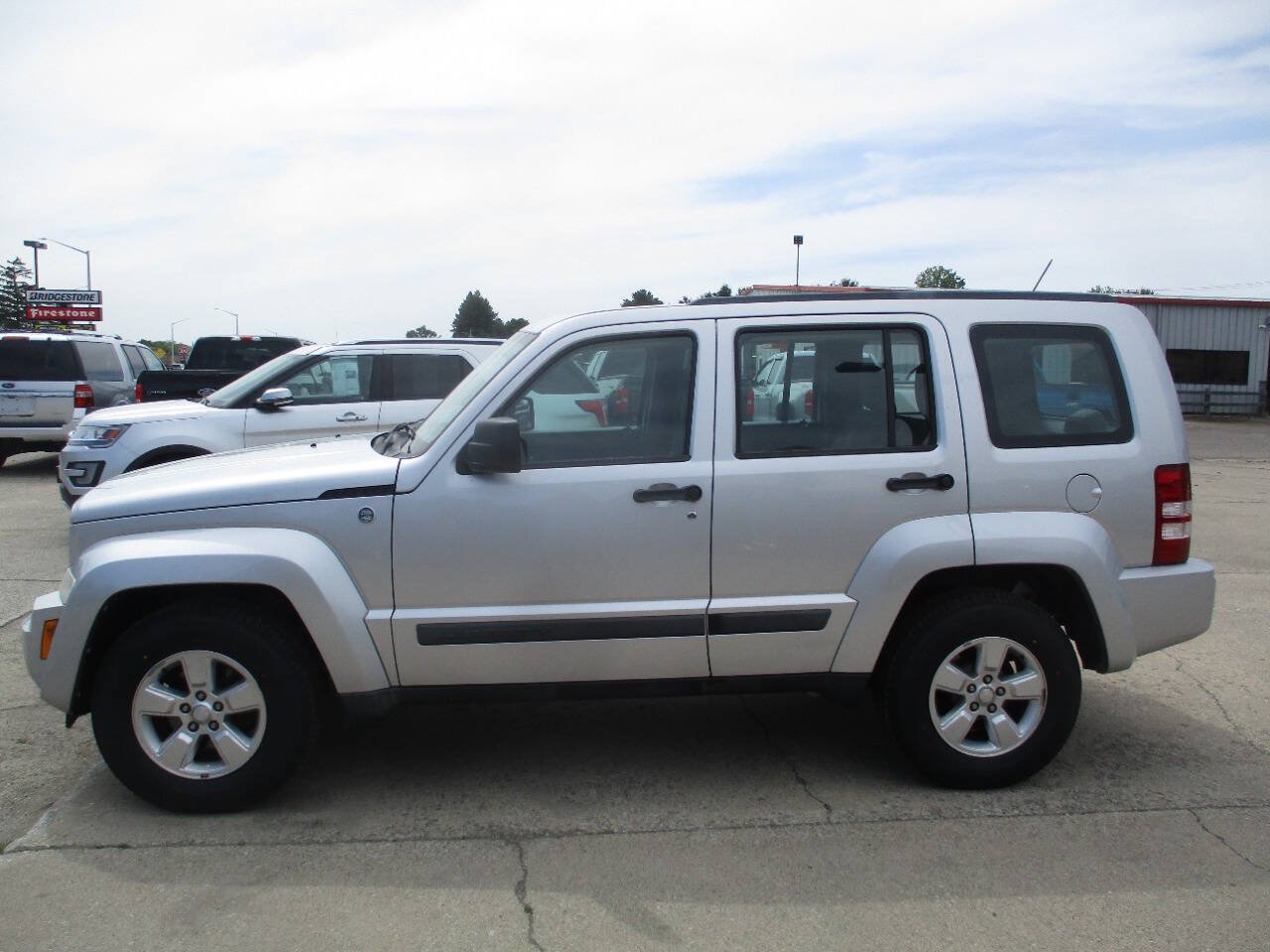 Used 2012 Jeep Liberty Sport AWD/4WD image 4
