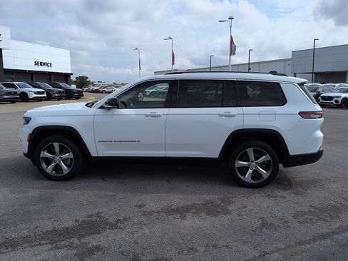 Used 2021 Jeep Grand Cherokee L Limited w/ Trailer Tow Package AWD/4WD image 4