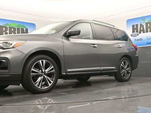 Used 2020 Nissan Pathfinder Platinum image 22