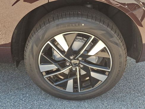 New 2026 Volvo XC60 B5 Plus w/ Climate Package AWD/4WD image 5