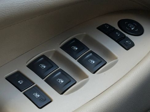 Used 2017 Cadillac Escalade Luxury RWD image 32