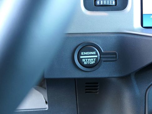 Used 2025 Ford Bronco Outer Banks image 19